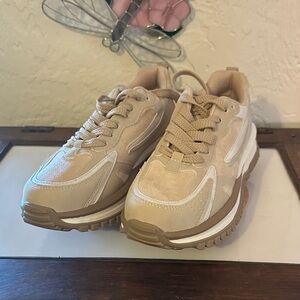 Men's Tan Sneakers with White Details
